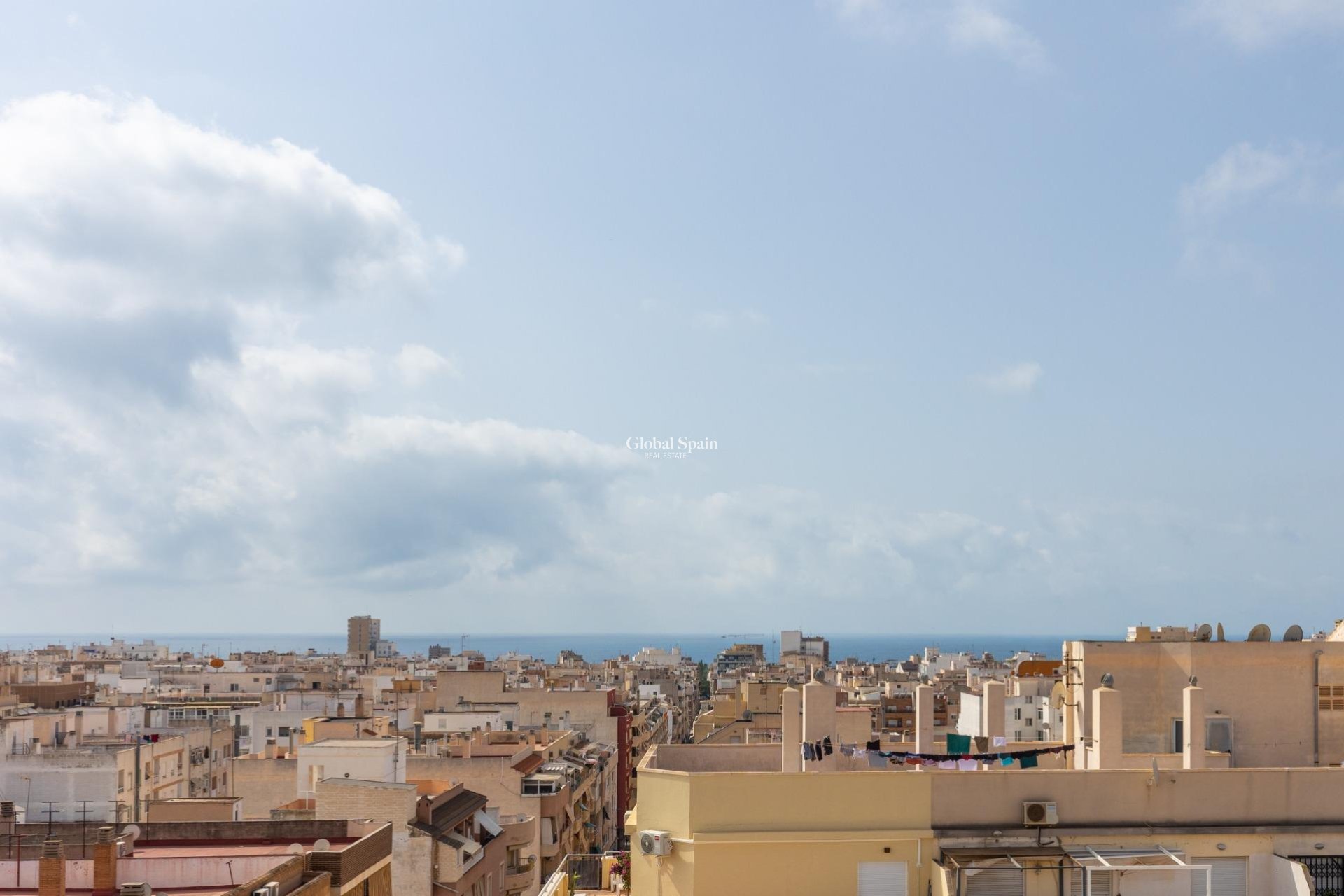 Odsprzedaż - Parter -
TORREVIEJA - Centro