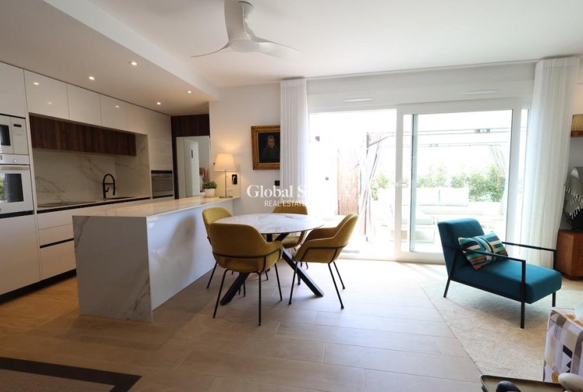 Odsprzedaż - PENTHOUSE -
ALGORFA - Inland