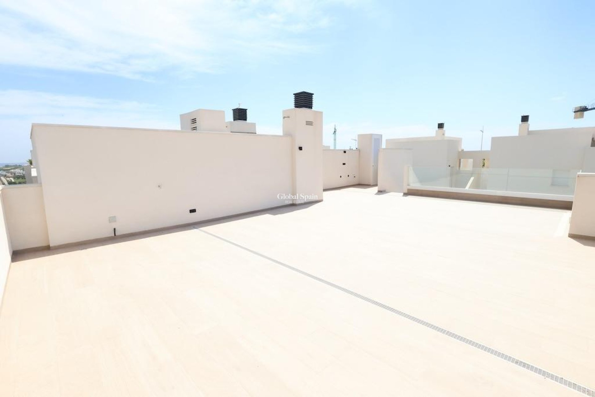 Odsprzedaż - PENTHOUSE -
ALGORFA - Inland