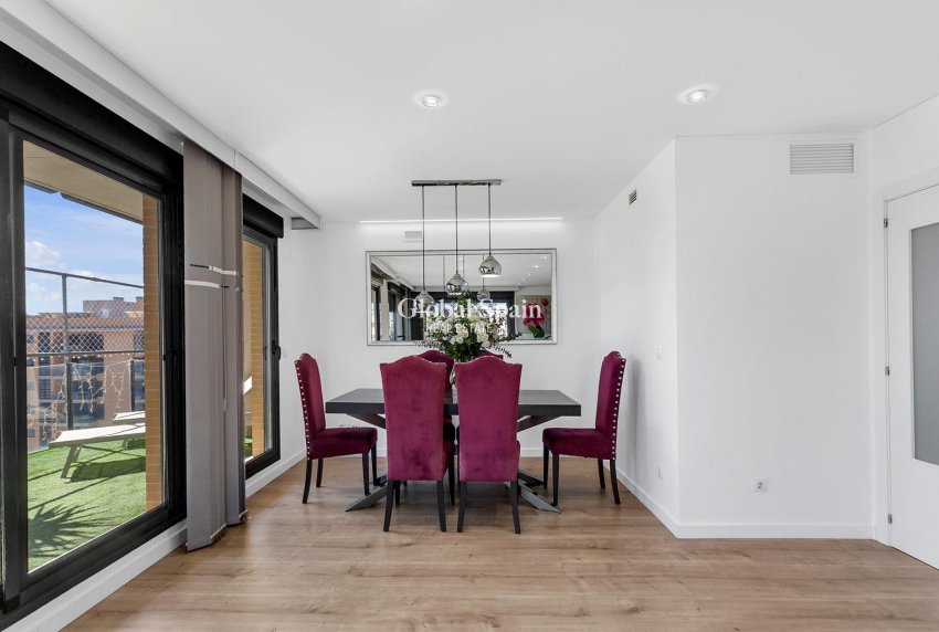 Odsprzedaż - PENTHOUSE -
ALICANTE - Pau 5