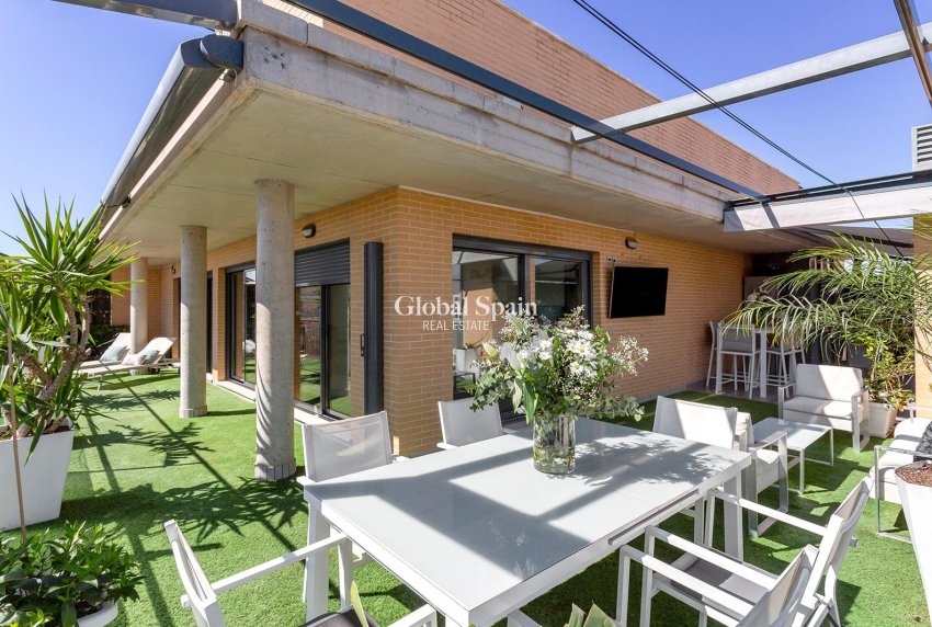 Odsprzedaż - PENTHOUSE -
ALICANTE - Pau 5
