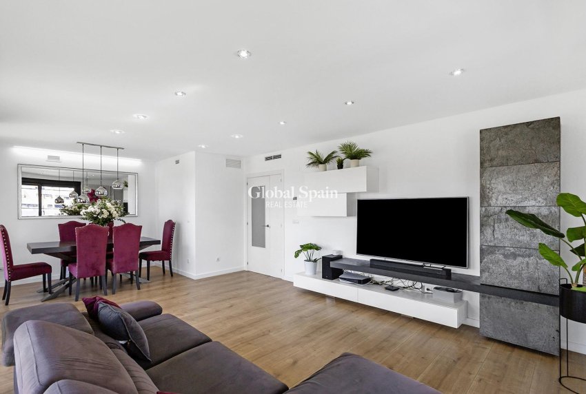 Odsprzedaż - PENTHOUSE -
ALICANTE - Pau 5