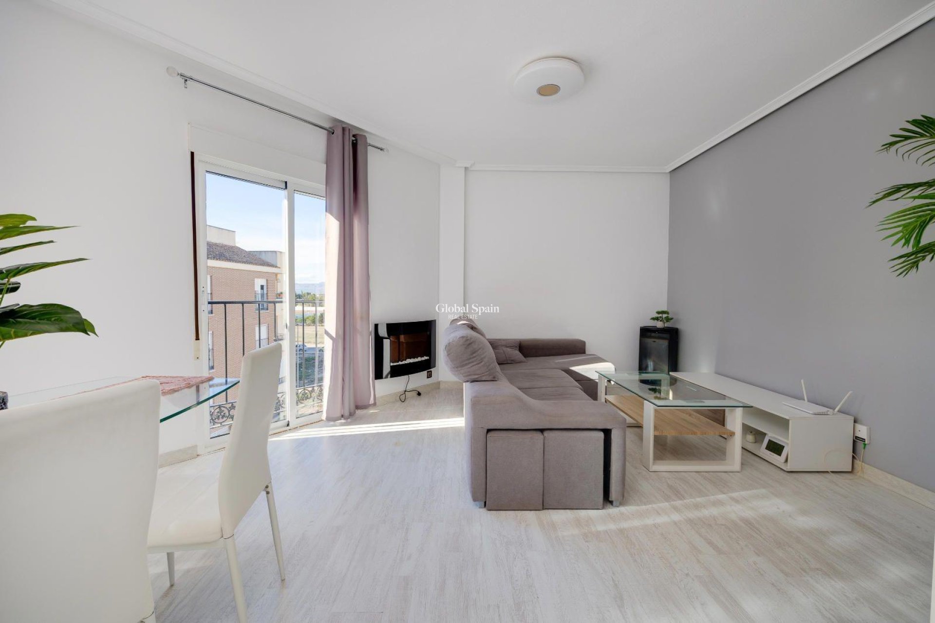 Odsprzedaż - PENTHOUSE -
ALMORADÍ - Parque De La U