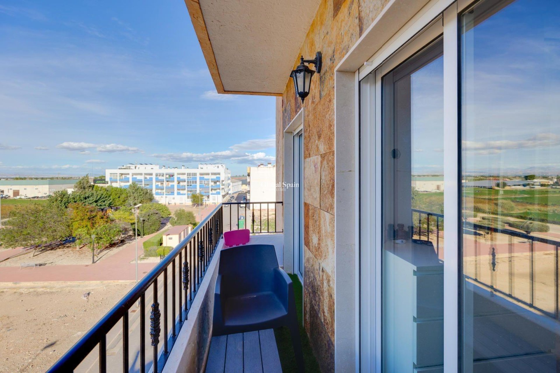 Odsprzedaż - PENTHOUSE -
ALMORADÍ - Parque De La U