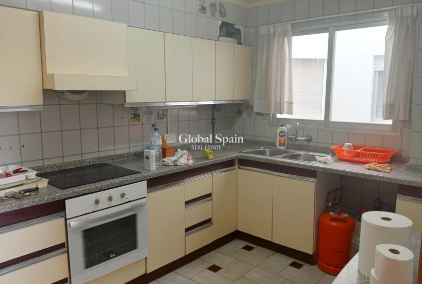 Odsprzedaż - PENTHOUSE -
BENIDORM - Centro
