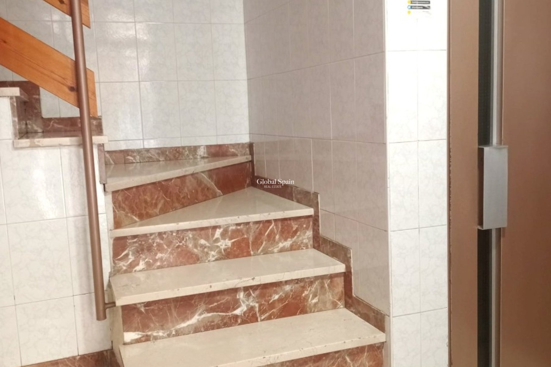 Odsprzedaż - PENTHOUSE -
BENIDORM - Centro