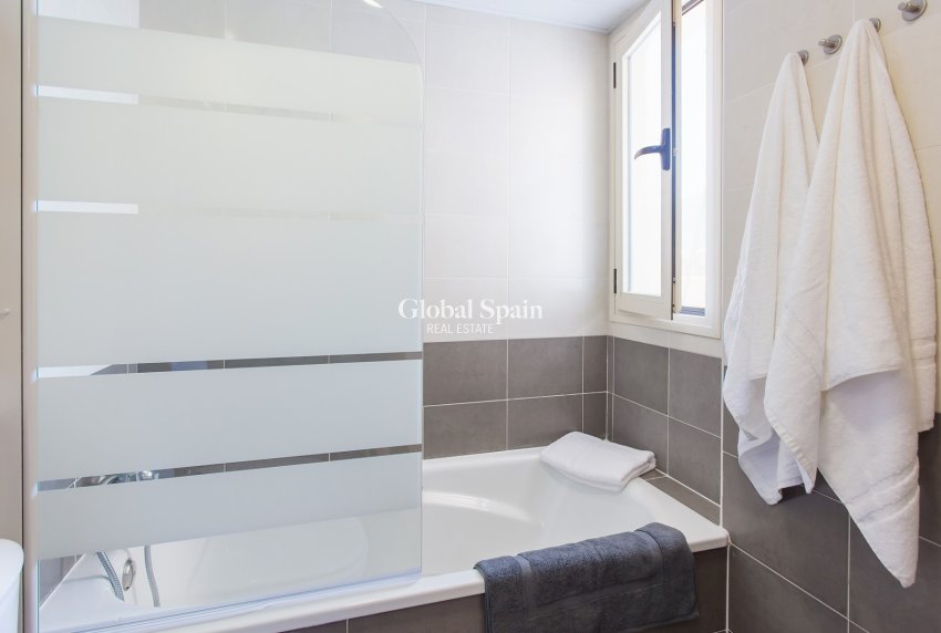 Odsprzedaż - PENTHOUSE -
DENIA - Center