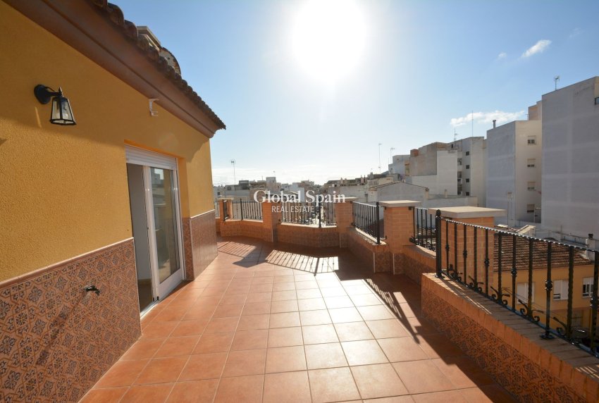 Odsprzedaż - PENTHOUSE -
GUARDAMAR DEL SEGURA - Costa Blanca