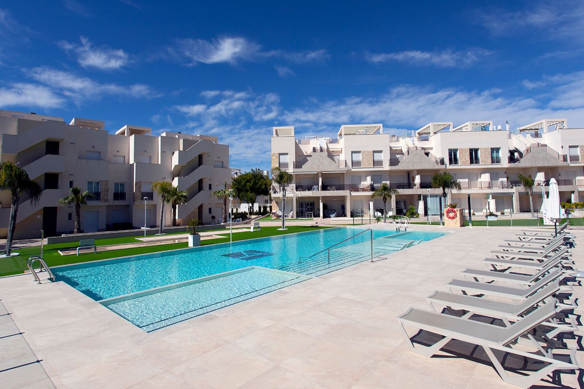 Odsprzedaż - PENTHOUSE -
GUARDAMAR DEL SEGURA - EL RASO