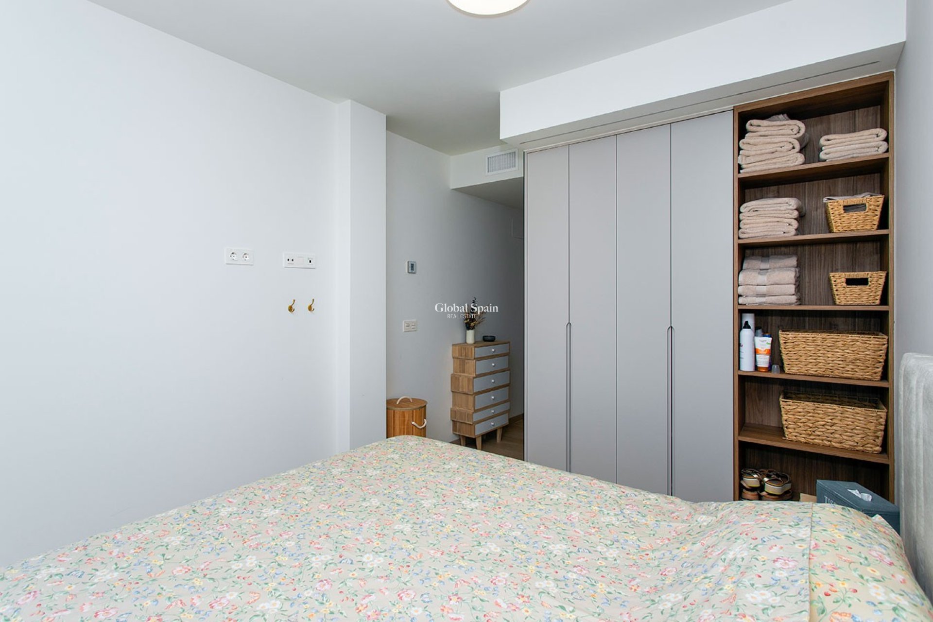 Odsprzedaż - PENTHOUSE -
GUARDAMAR DEL SEGURA - EL RASO