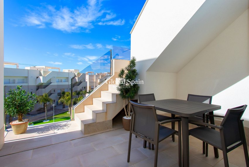 Odsprzedaż - PENTHOUSE -
GUARDAMAR DEL SEGURA - EL RASO
