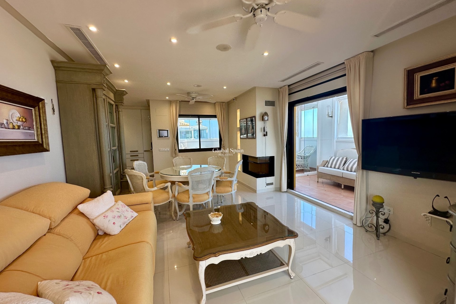 Odsprzedaż - PENTHOUSE -
GUARDAMAR DEL SEGURA - Marjal Beach