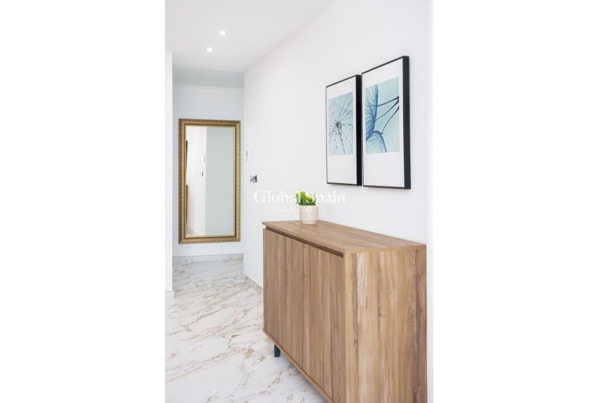 Odsprzedaż - PENTHOUSE -
GUARDAMAR DEL SEGURA