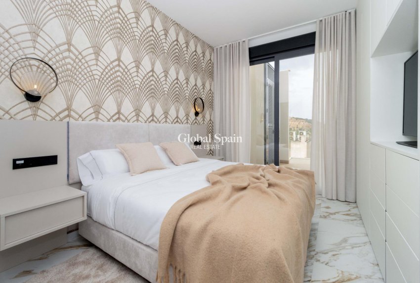 Odsprzedaż - PENTHOUSE -
GUARDAMAR DEL SEGURA