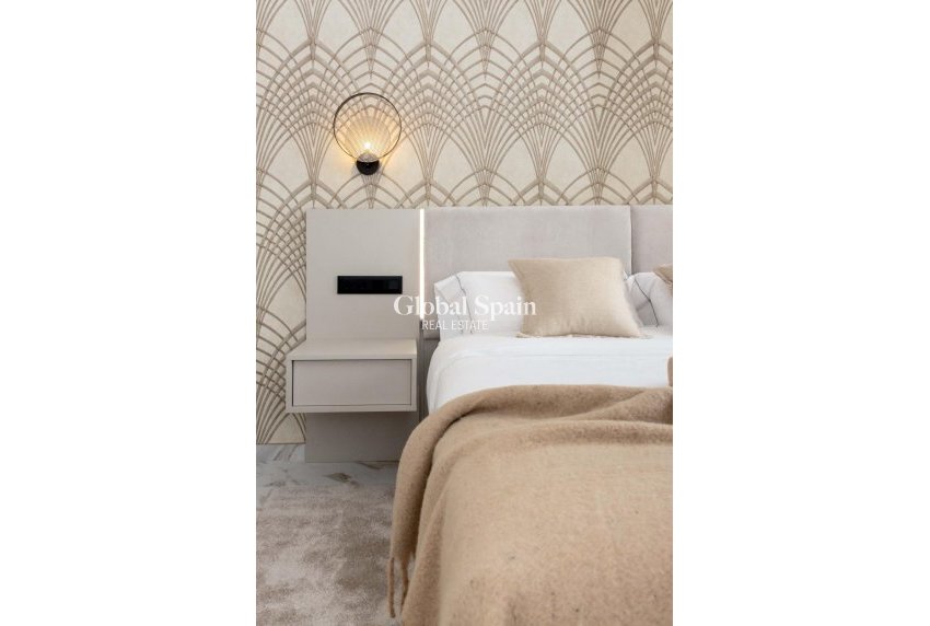 Odsprzedaż - PENTHOUSE -
GUARDAMAR DEL SEGURA