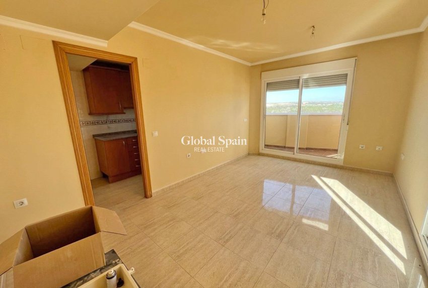 Odsprzedaż - PENTHOUSE -
GUARDAMAR DEL SEGURA