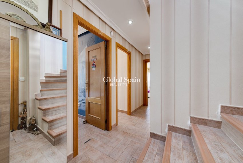 Odsprzedaż - PENTHOUSE -
GUARDAMAR DEL SEGURA