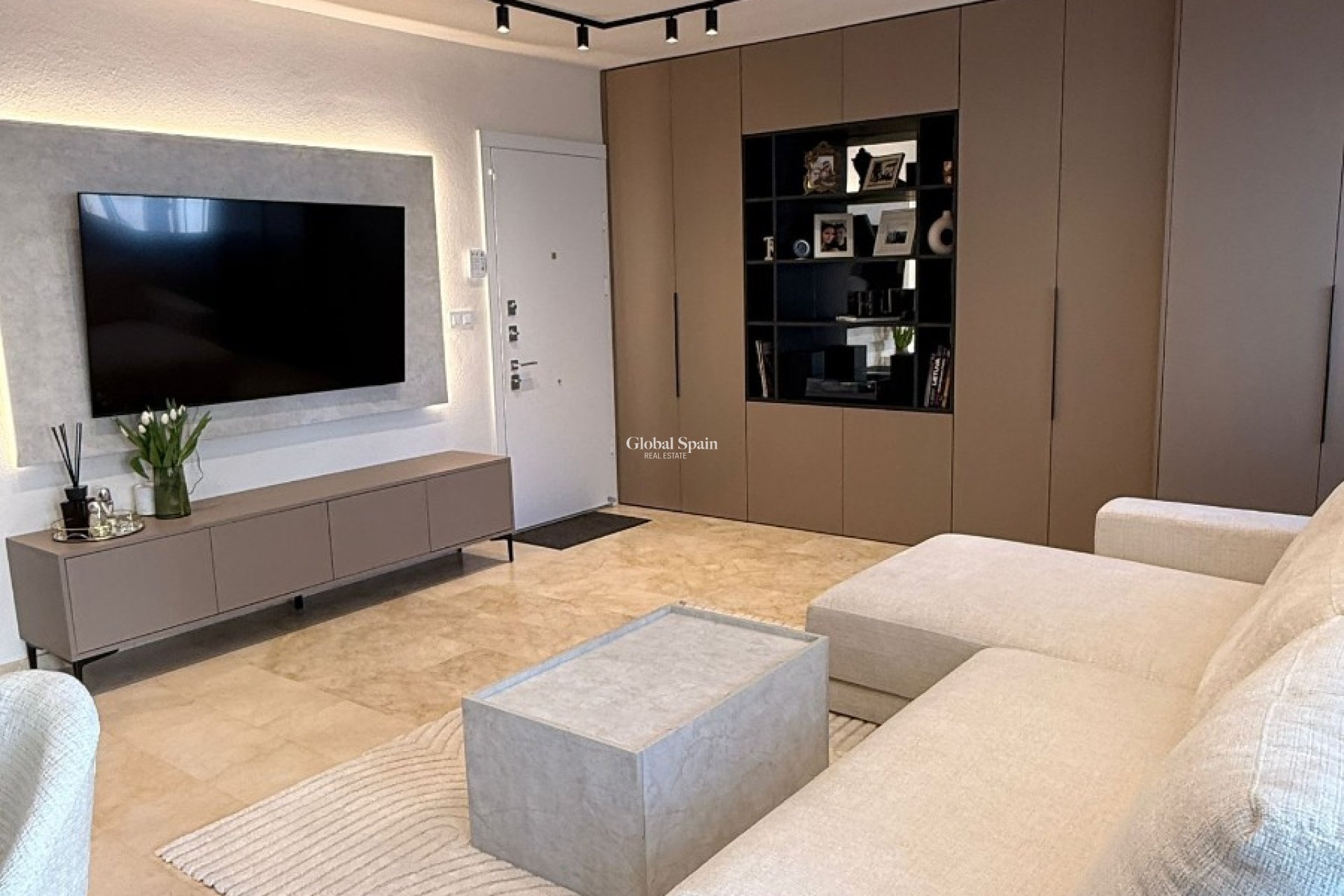 Odsprzedaż - PENTHOUSE -
LAS RAMBLAS GOLF - Inland