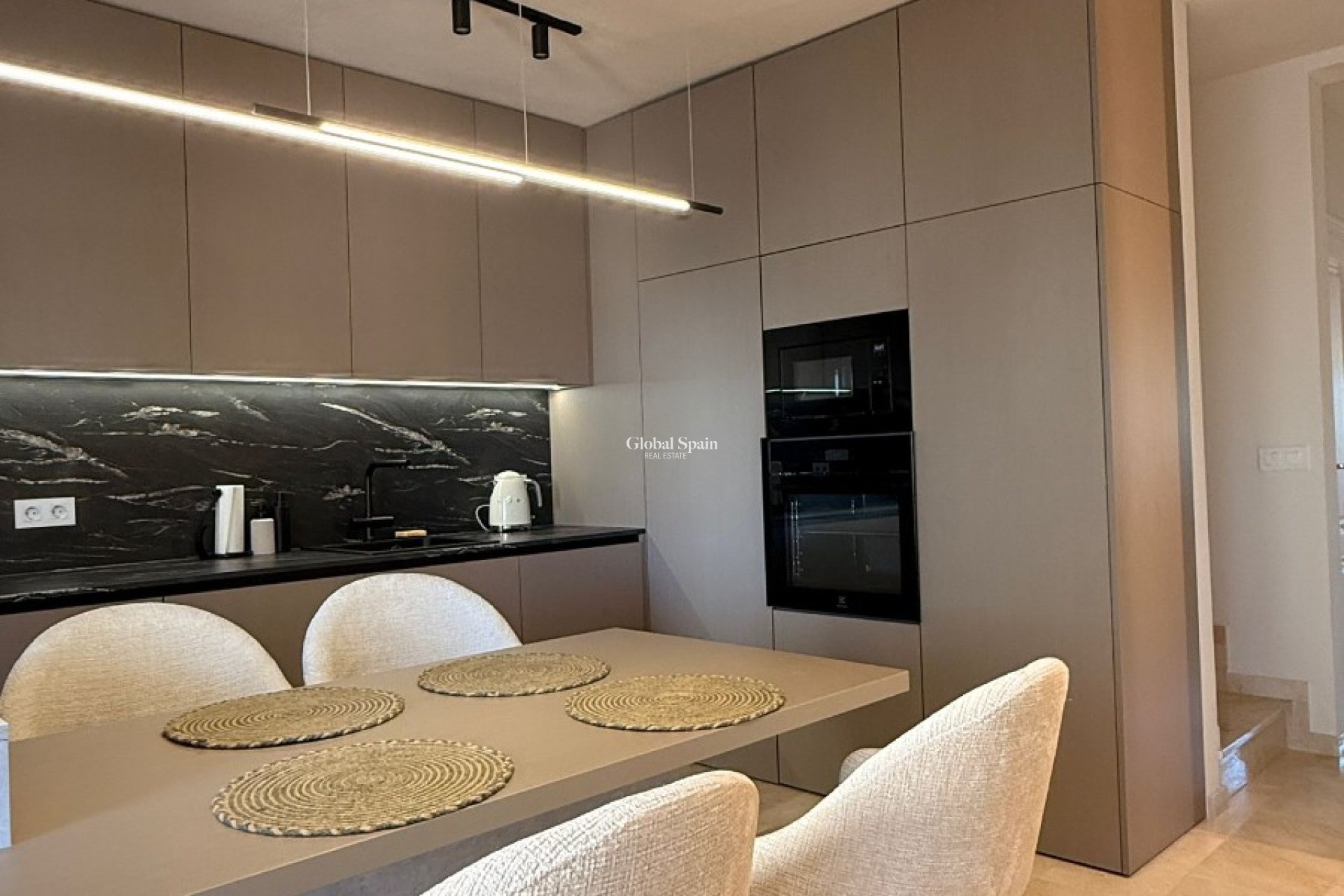 Odsprzedaż - PENTHOUSE -
LAS RAMBLAS GOLF - Inland