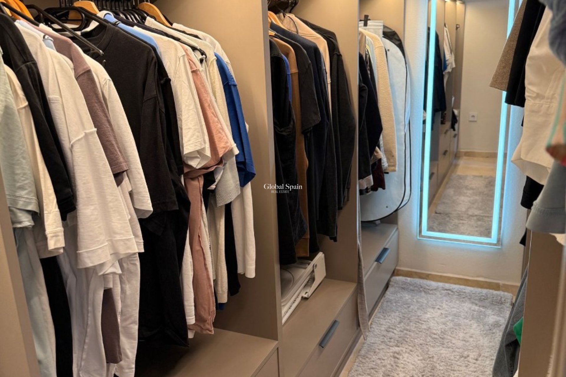 Odsprzedaż - PENTHOUSE -
LAS RAMBLAS GOLF - Inland