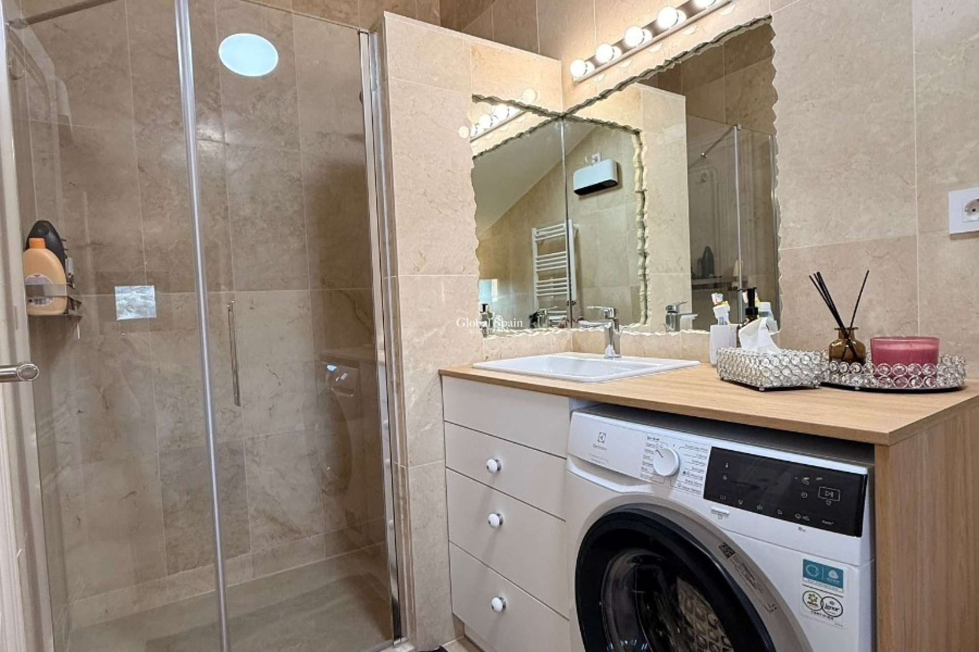 Odsprzedaż - PENTHOUSE -
LAS RAMBLAS GOLF - Inland