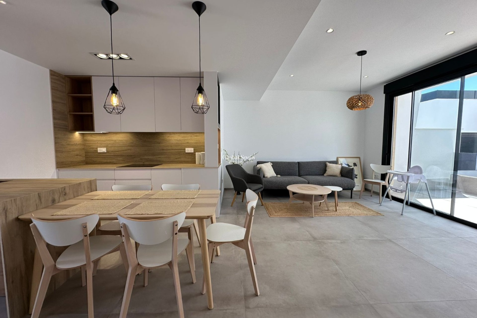 Odsprzedaż - PENTHOUSE -
LO PAGÁN