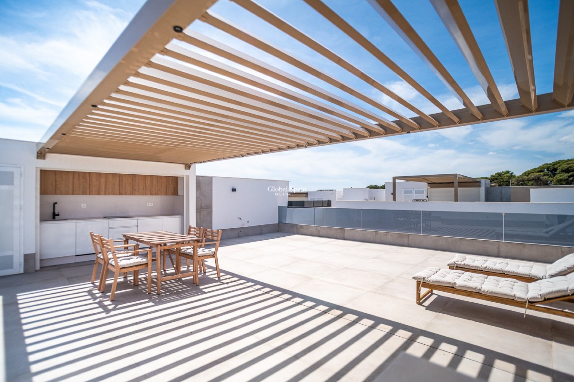 Odsprzedaż - PENTHOUSE -
LO PAGÁN