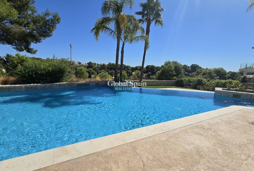 Odsprzedaż - PENTHOUSE -
LO ROMERO GOLF - Inland