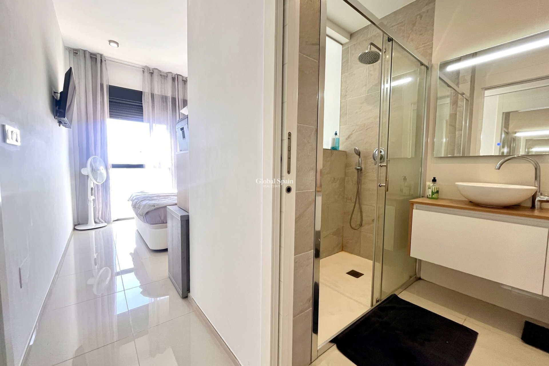 Odsprzedaż - PENTHOUSE -
LOS DOLSES - Inland