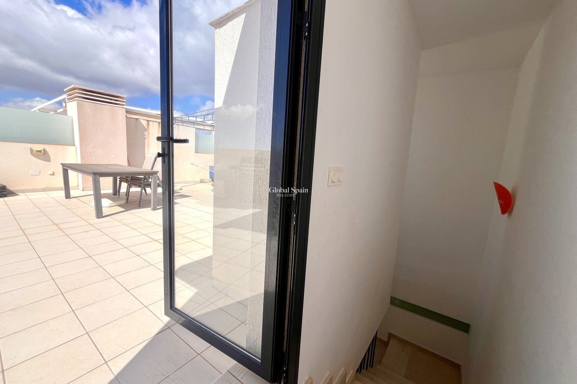Odsprzedaż - PENTHOUSE -
LOS DOLSES - Inland