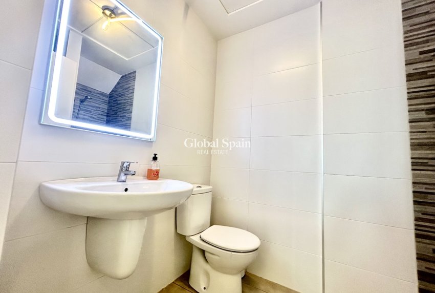 Odsprzedaż - PENTHOUSE -
LOS DOLSES - Inland