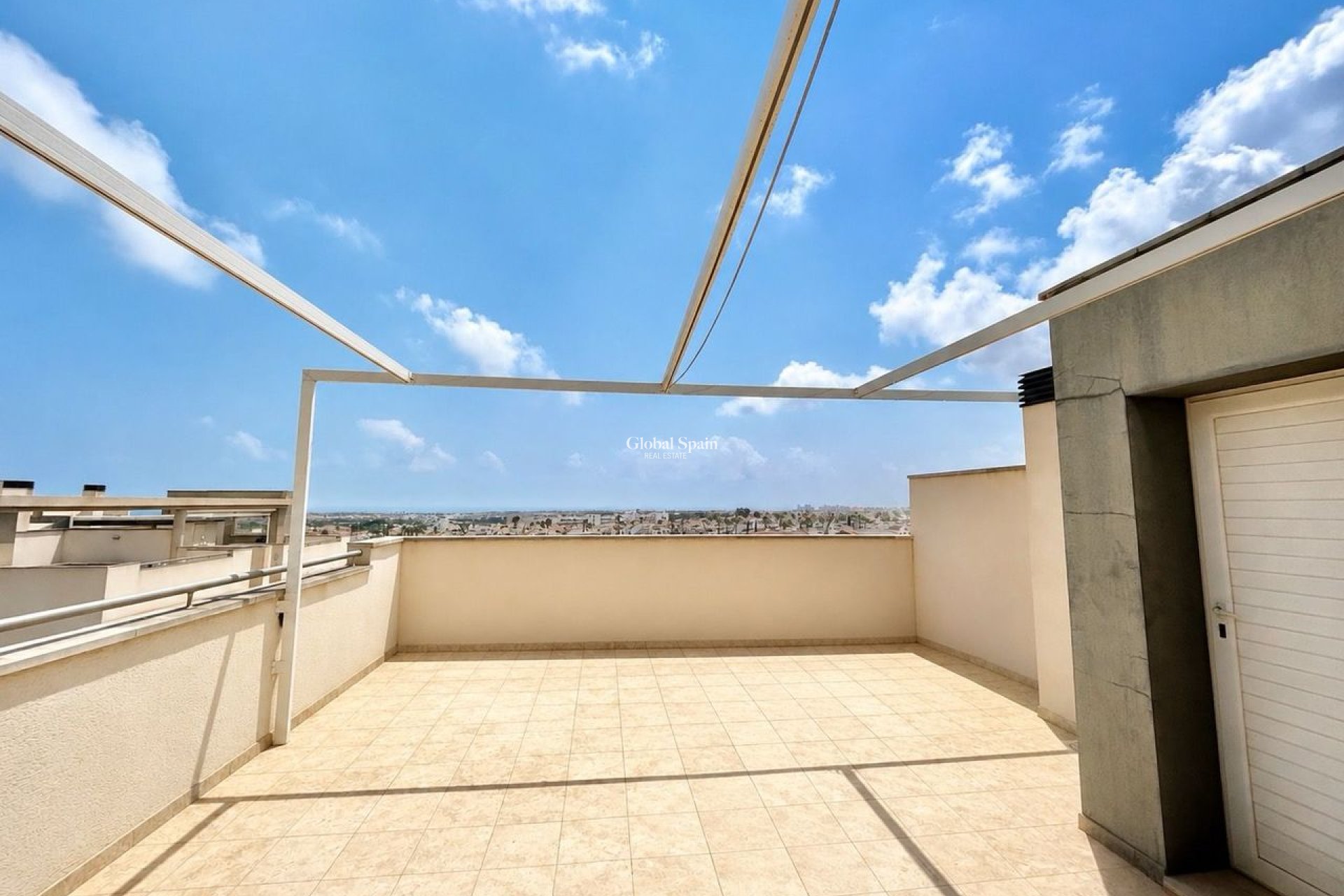 Odsprzedaż - PENTHOUSE -
LOS DOLSES - Inland