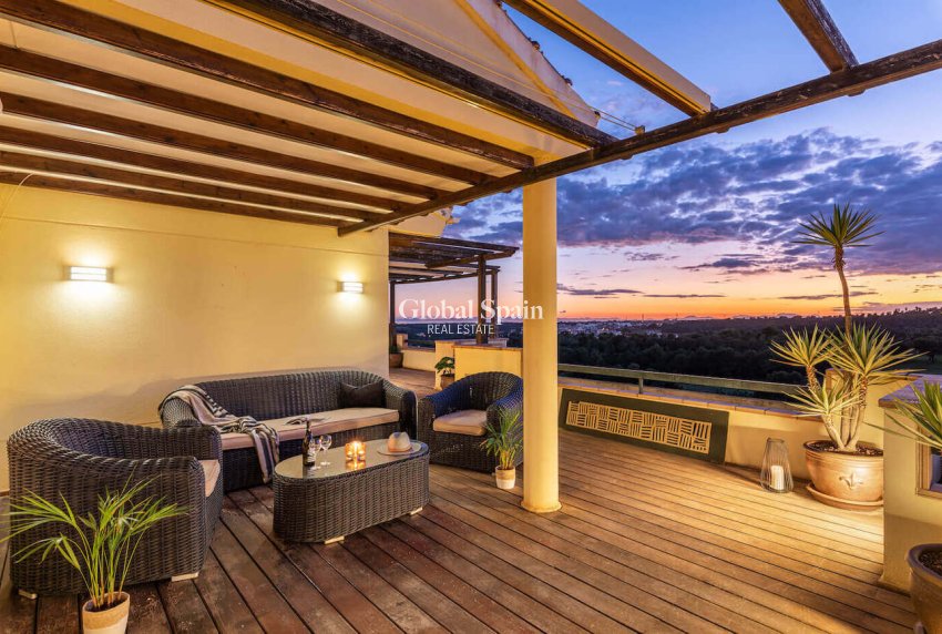 Odsprzedaż - PENTHOUSE -
ORIHUELA COSTA - CAMPOAMOR
