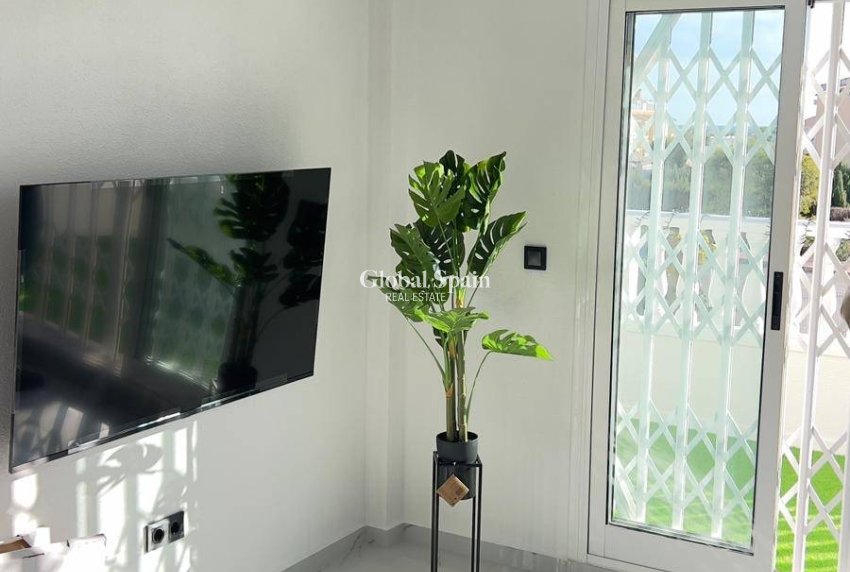 Odsprzedaż - PENTHOUSE -
ORIHUELA COSTA - La Zenia