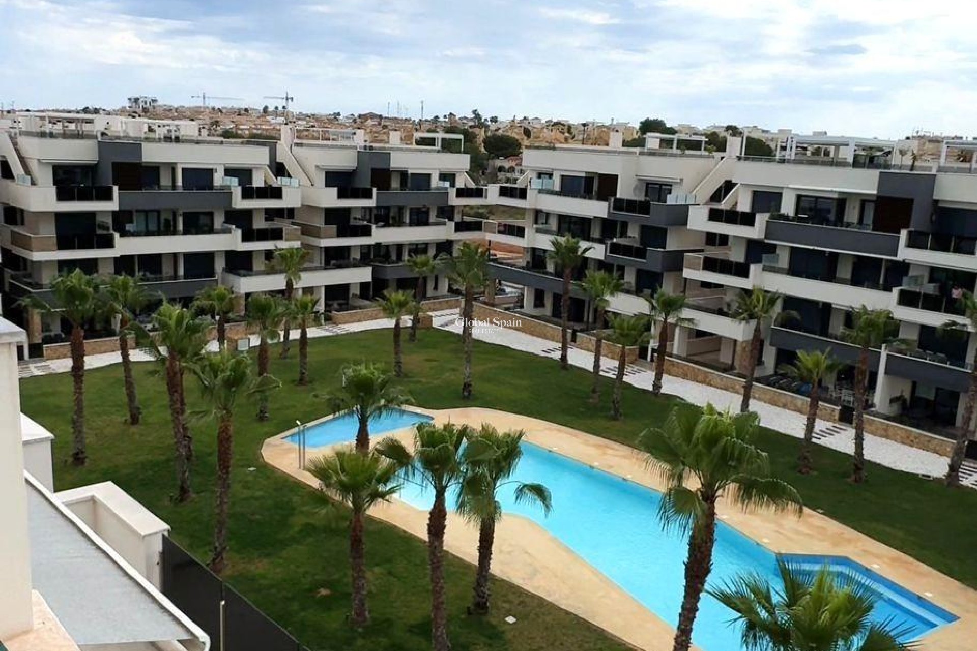 Odsprzedaż - PENTHOUSE -
ORIHUELA COSTA - Los Almendros-la Florida