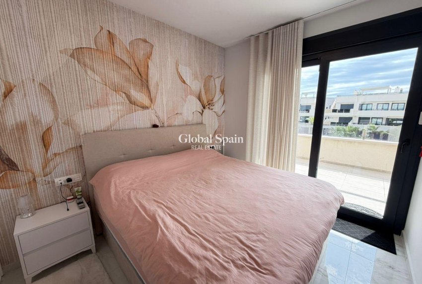 Odsprzedaż - PENTHOUSE -
ORIHUELA COSTA - Los Almendros-la Florida