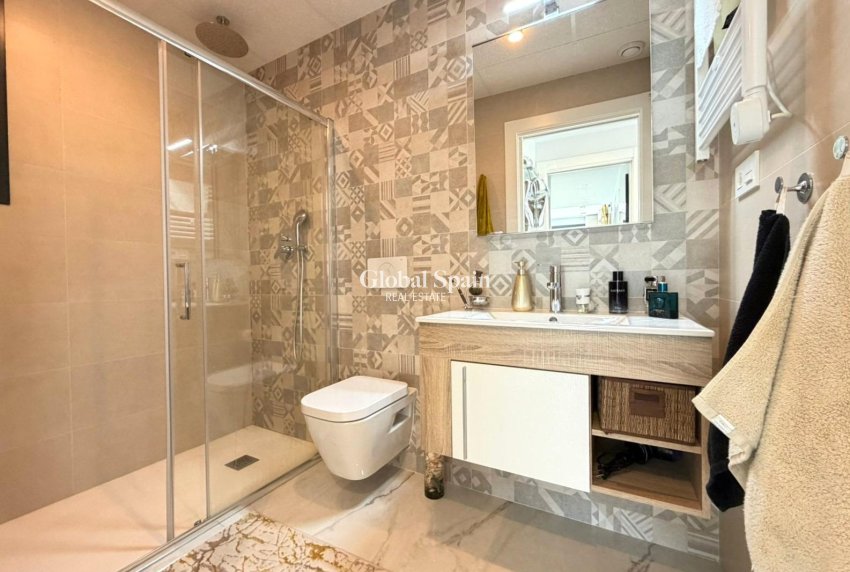 Odsprzedaż - PENTHOUSE -
ORIHUELA COSTA - Los Almendros-la Florida