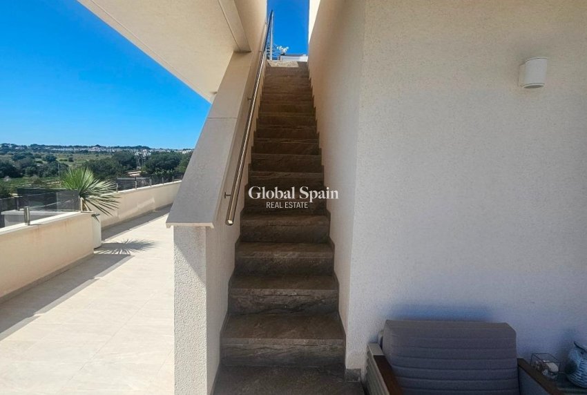 Odsprzedaż - PENTHOUSE -
ORIHUELA COSTA - Los Almendros-la Florida