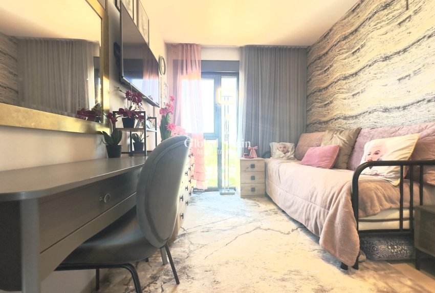 Odsprzedaż - PENTHOUSE -
ORIHUELA COSTA - Los Dolses