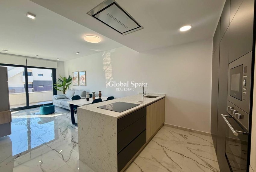 Odsprzedaż - PENTHOUSE -
ORIHUELA COSTA - PAU 8