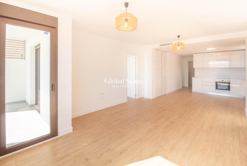 Odsprzedaż - PENTHOUSE -
ORIHUELA COSTA - VILLAMARTÍN