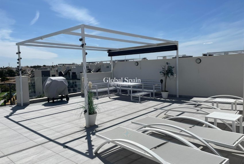 Odsprzedaż - PENTHOUSE -
ORIHUELA COSTA - VILLAMARTÍN