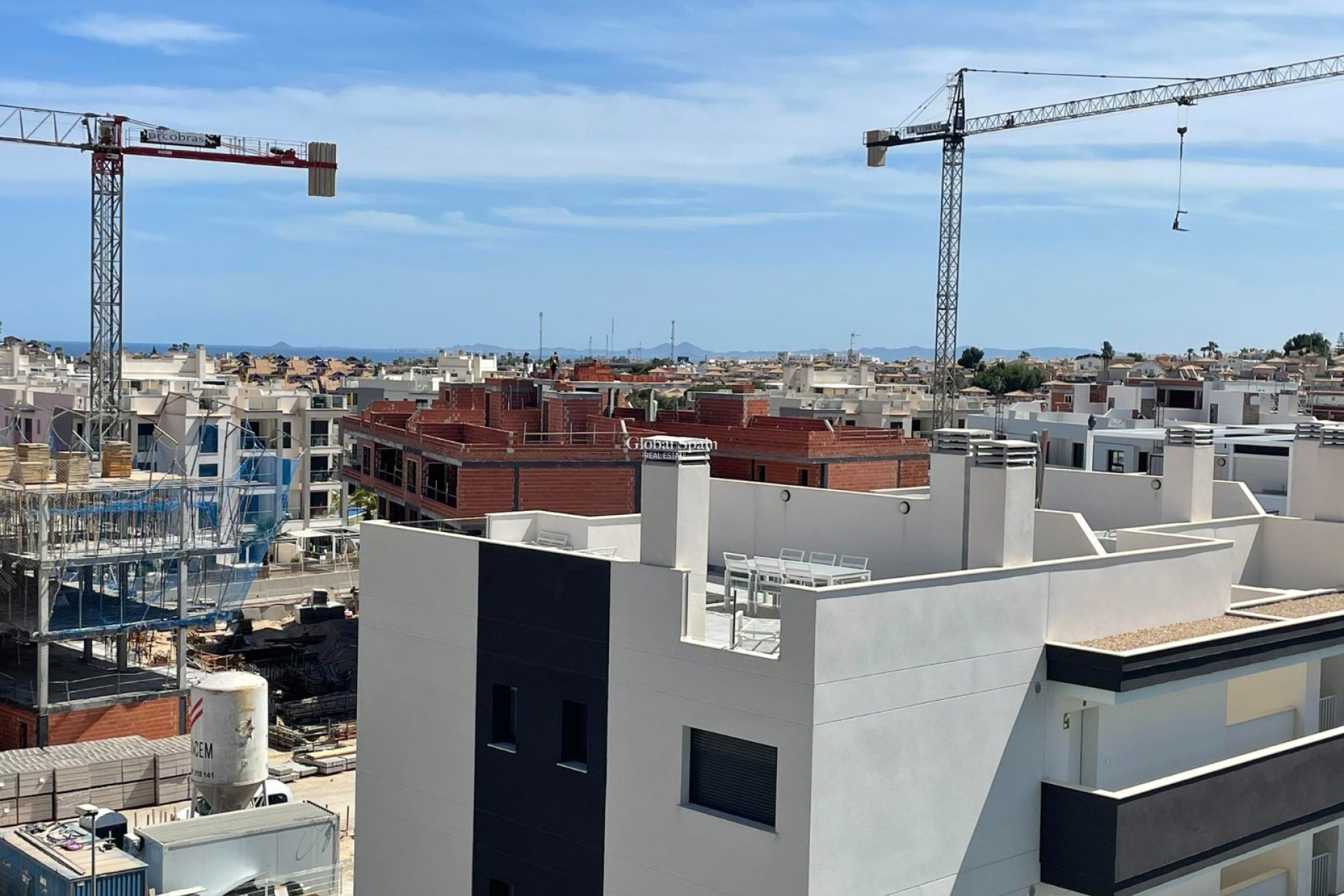Odsprzedaż - PENTHOUSE -
ORIHUELA COSTA - VILLAMARTÍN