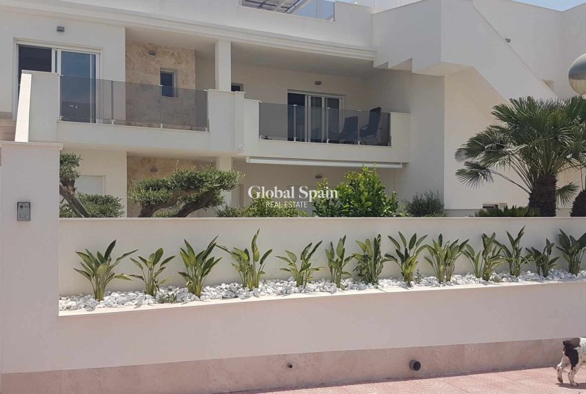 Odsprzedaż - PENTHOUSE -
ORIHUELA COSTA - VILLAMARTÍN