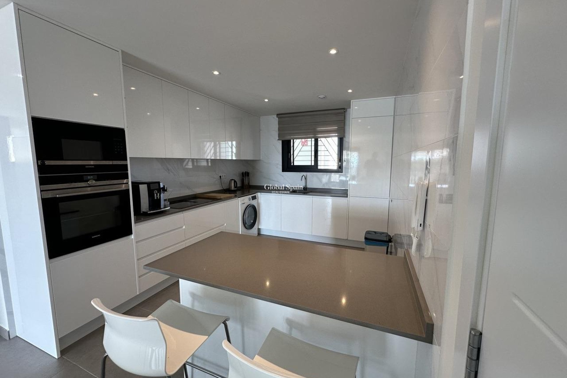 Odsprzedaż - PENTHOUSE -
ORIHUELA COSTA - VILLAMARTÍN