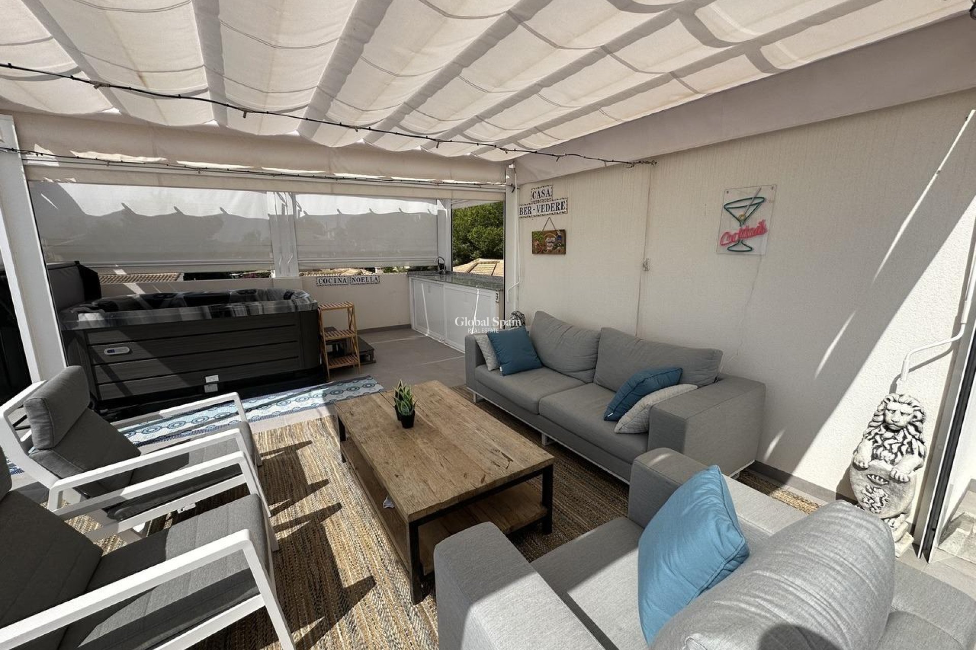 Odsprzedaż - PENTHOUSE -
ORIHUELA COSTA - VILLAMARTÍN