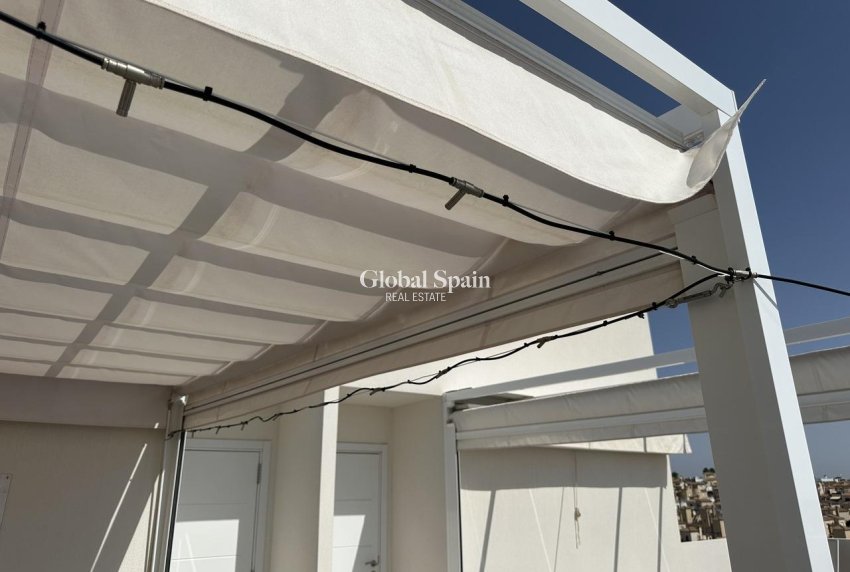 Odsprzedaż - PENTHOUSE -
ORIHUELA COSTA - VILLAMARTÍN