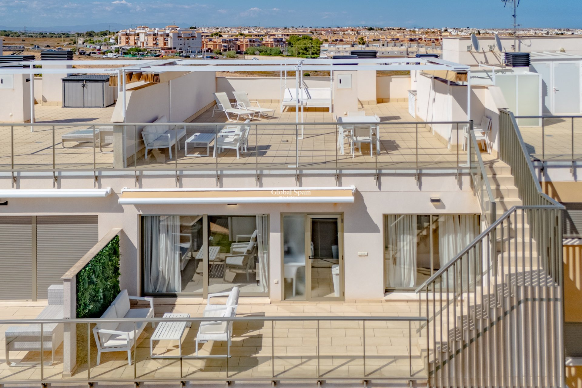 Odsprzedaż - PENTHOUSE -
ORIHUELA COSTA - VILLAMARTÍN