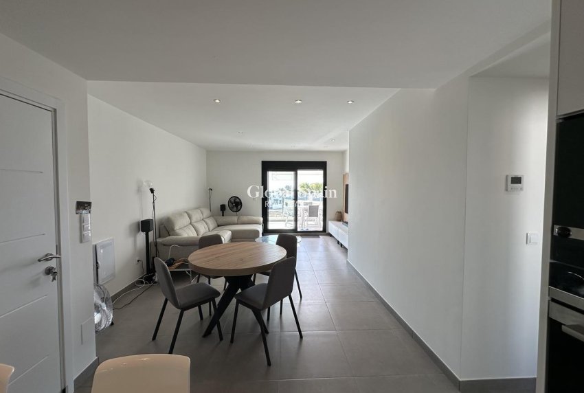 Odsprzedaż - PENTHOUSE -
ORIHUELA COSTA - VILLAMARTÍN