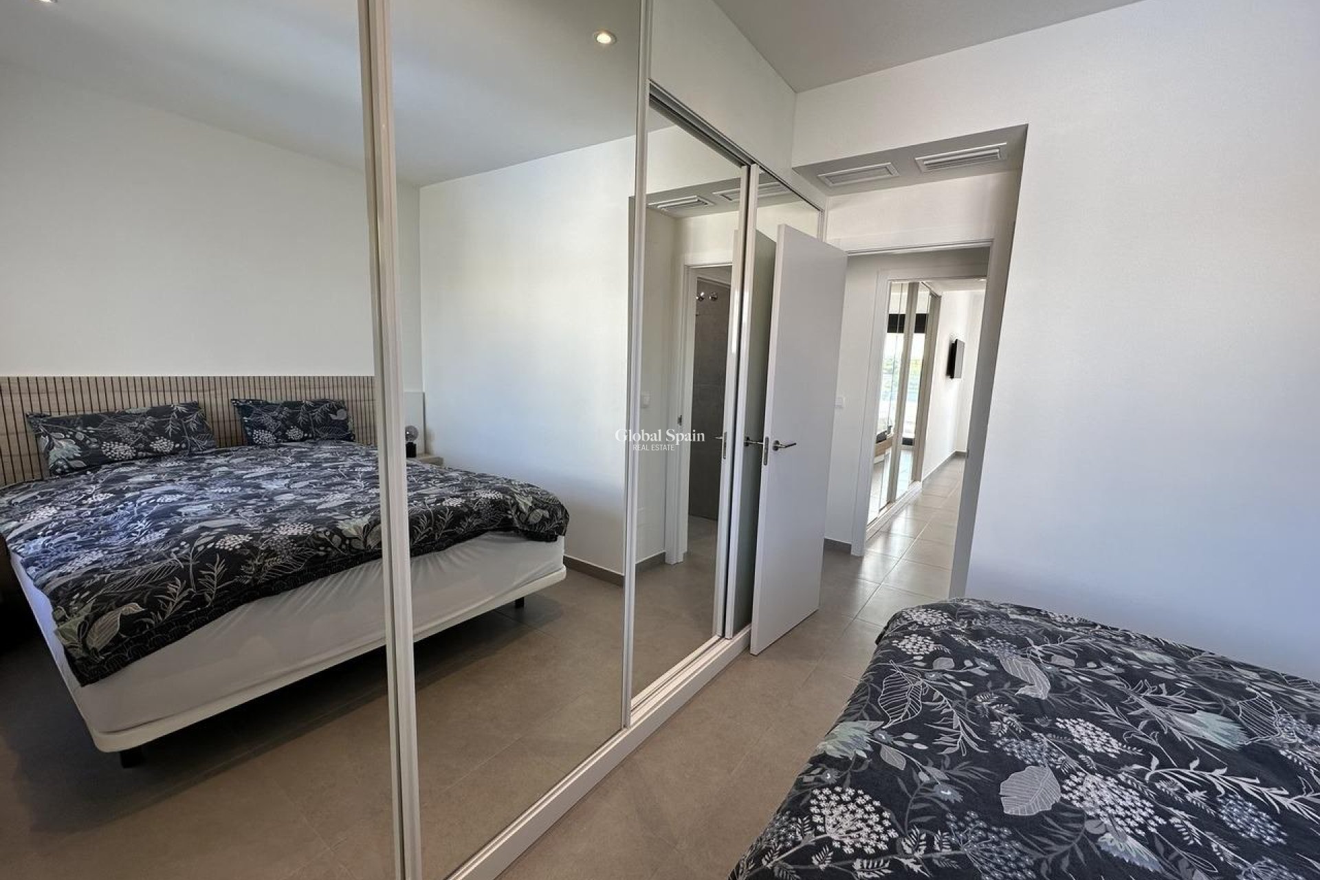 Odsprzedaż - PENTHOUSE -
ORIHUELA COSTA - VILLAMARTÍN
